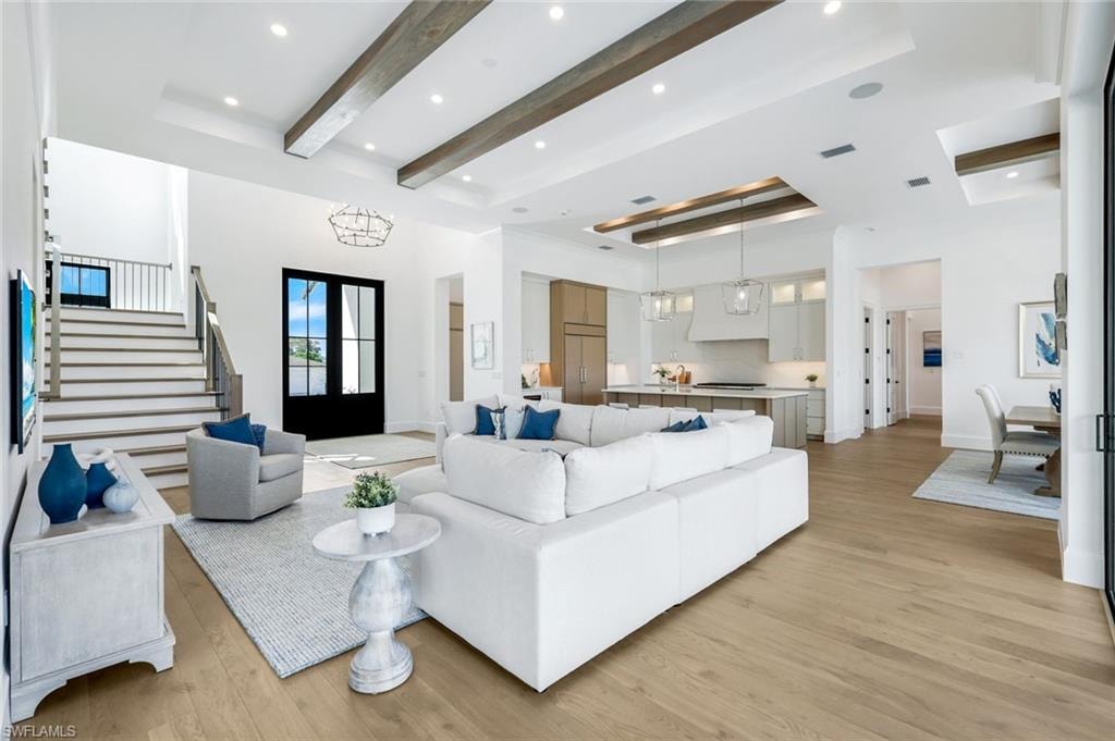 960 Iris CT photo 7