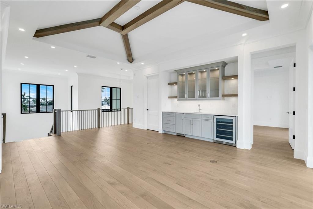 960 Iris CT photo 18