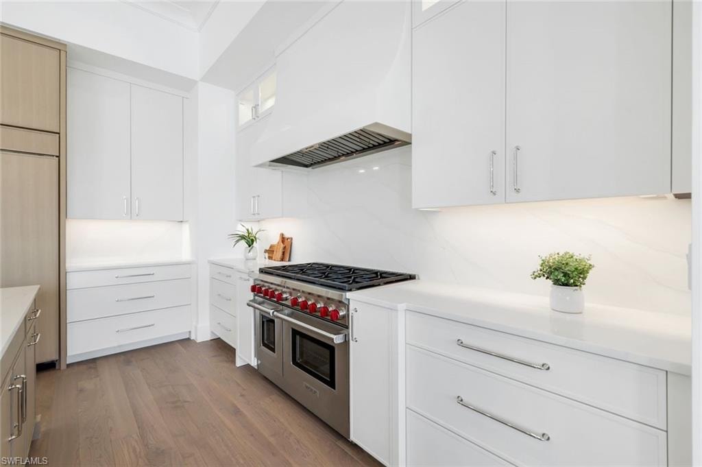 960 Iris CT photo 11