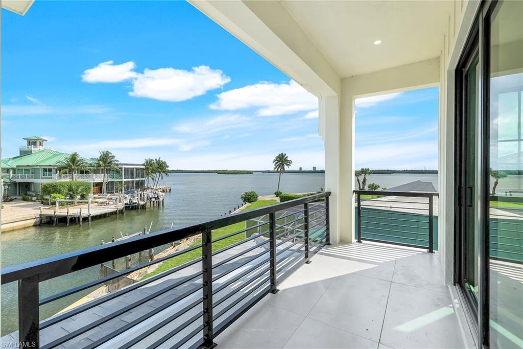 960 Iris CT photo 21