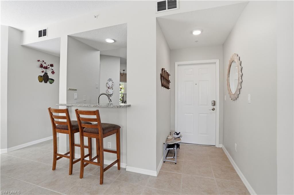 6560 Huntington Lakes CIR 104 photo 17