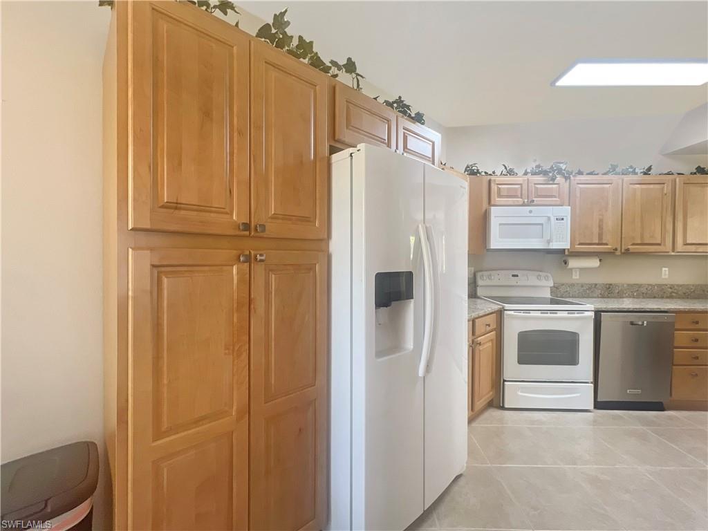 6560 Huntington Lakes CIR 104 photo 50