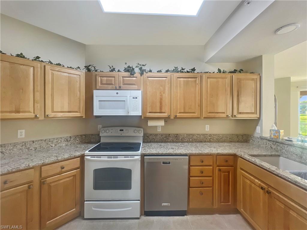 6560 Huntington Lakes CIR 104 photo 48
