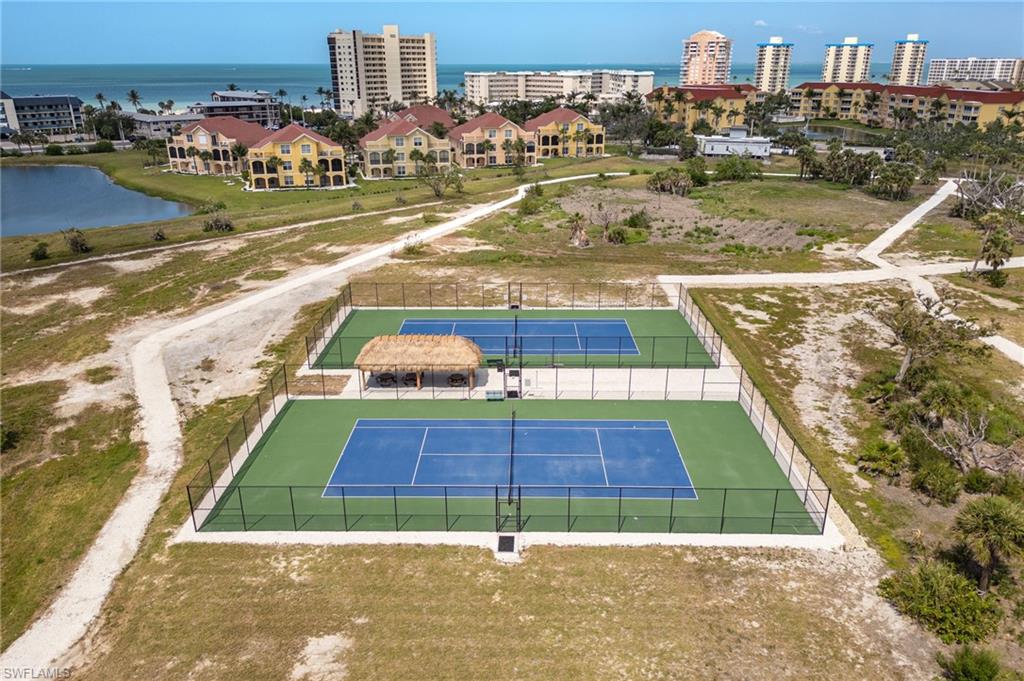Private community courts and grounds