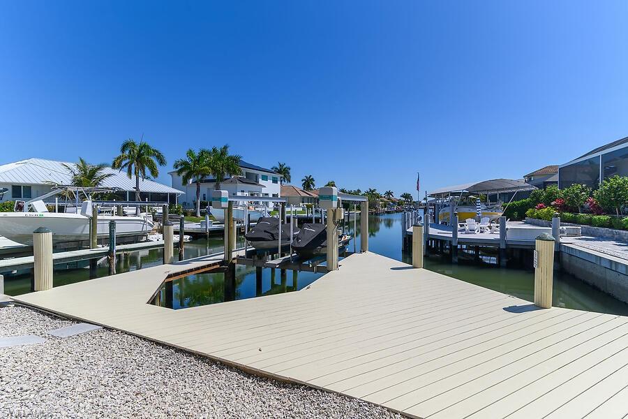 255 Columbus WAY photo 8