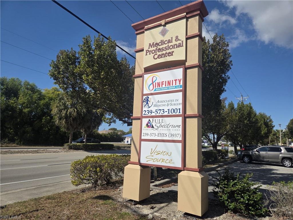 PYLON SIGN