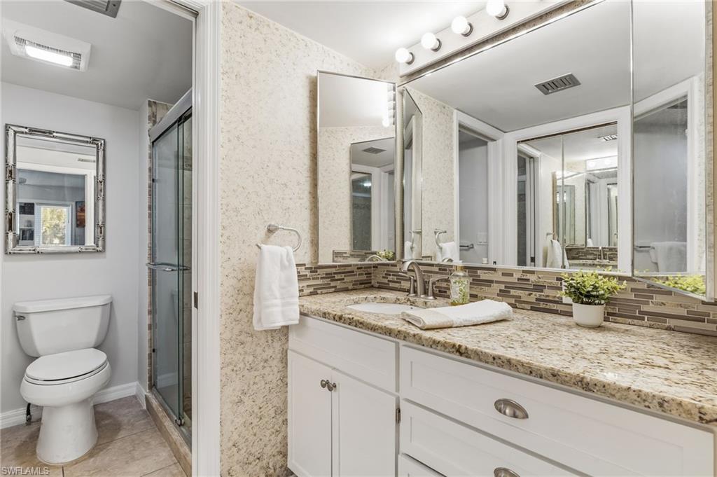 Primary ensuite bath with water closet