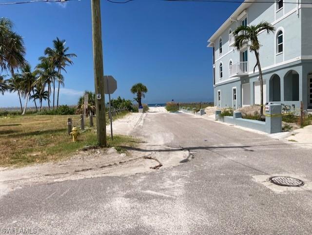 View of beach accessapprox 140 ft from sand