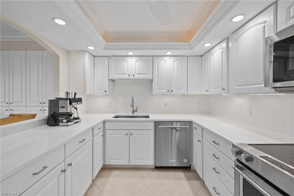 2880 GULF SHORE BLVD N 410 photo 13