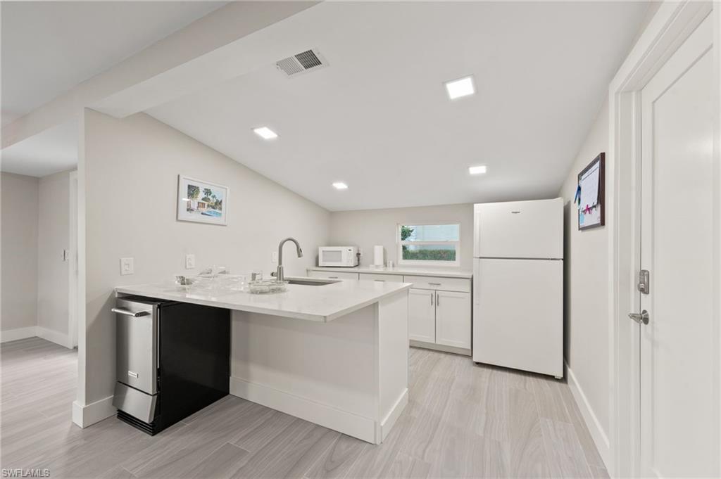 2880 GULF SHORE BLVD N 410 photo 48