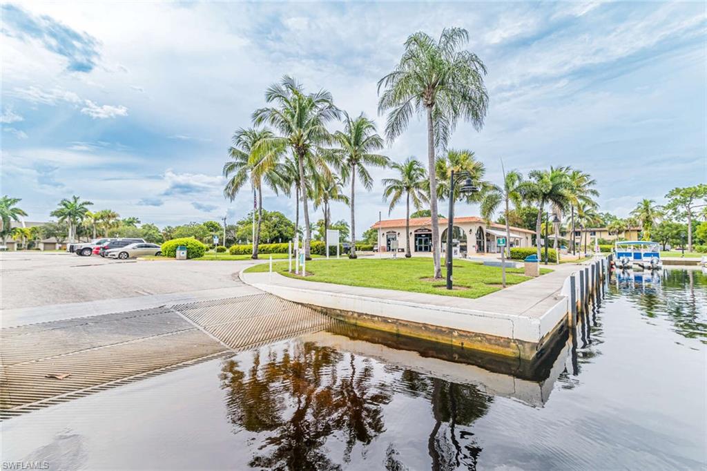 525 Newport DR photo 14