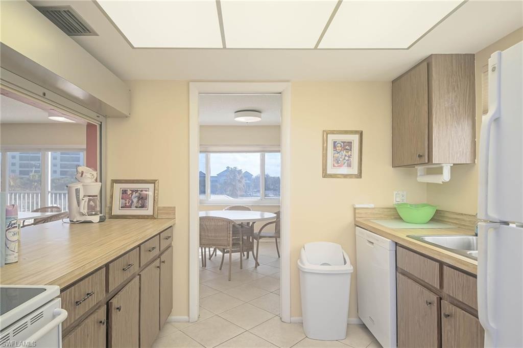 Community Kitchen located on 2nd Floor