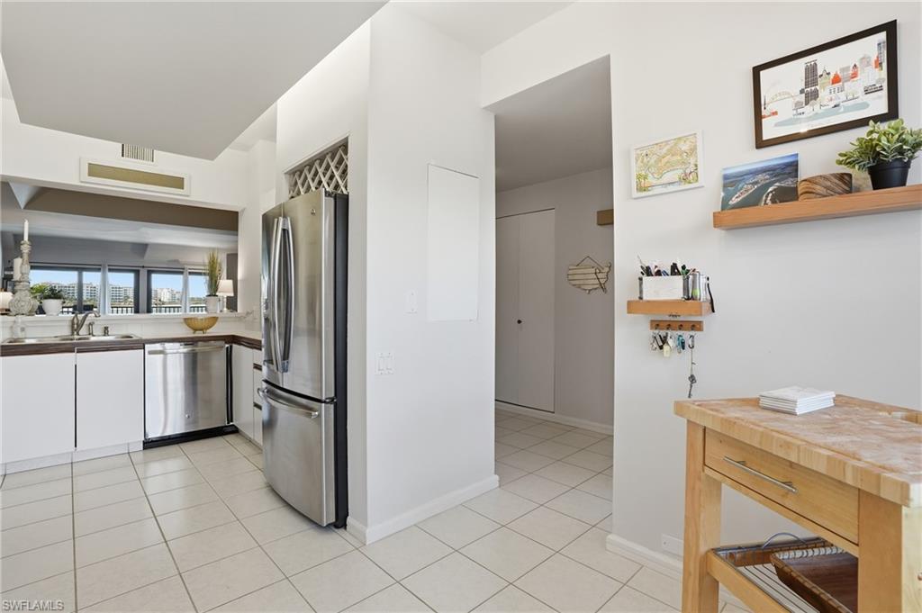 309 La Peninsula BLVD 309 photo 15