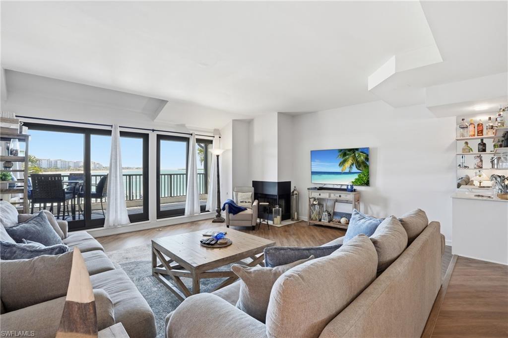 309 La Peninsula BLVD 309 photo 11