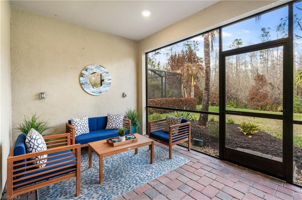 Sunroom / solarium with an outdoor lounge area