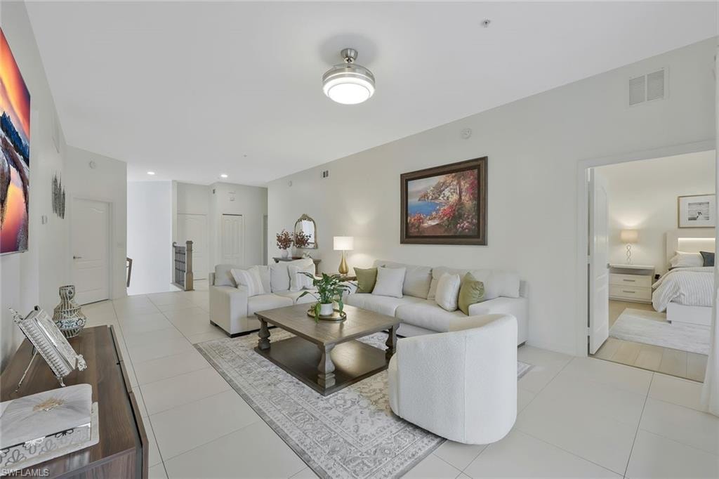 9210 Belleza WAY 204 photo 7