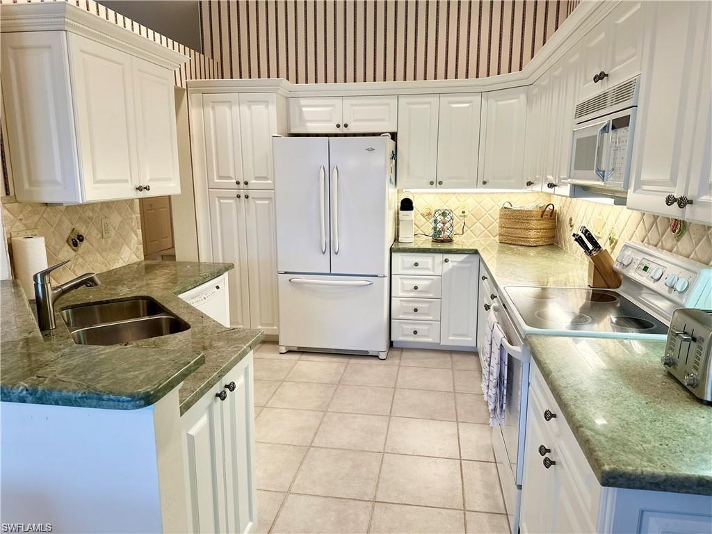 27080 Lake Harbor CT 202 photo 9