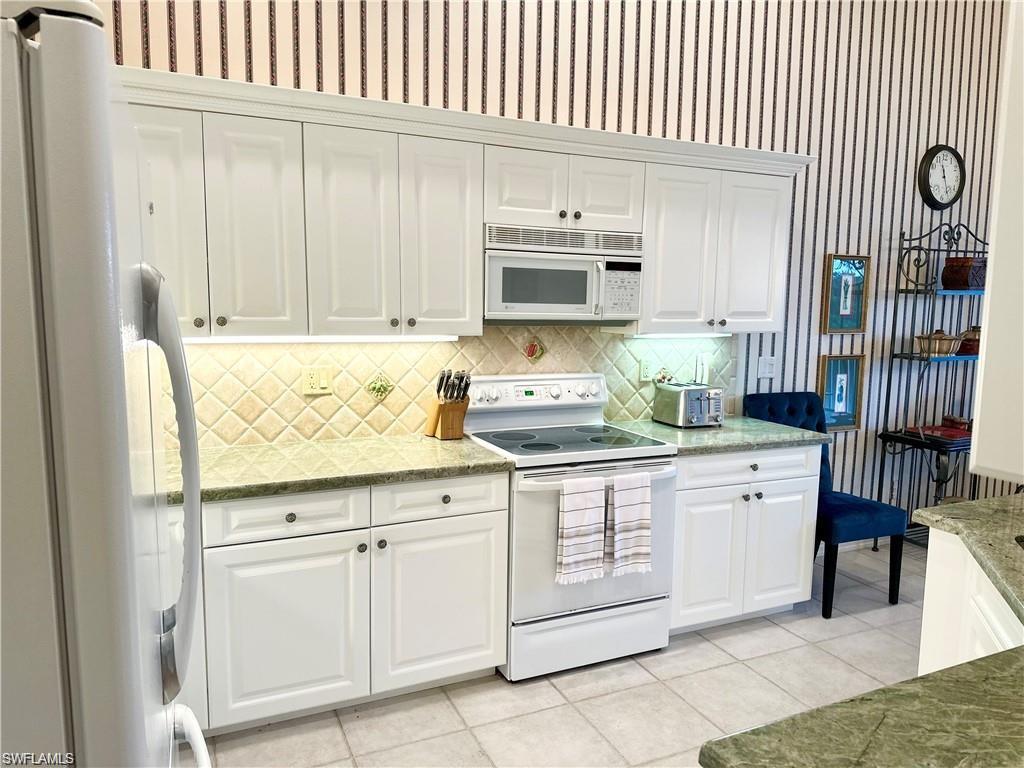 27080 Lake Harbor CT 202 photo 10