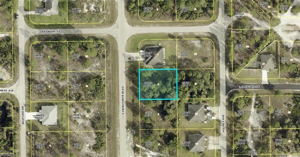 Aerial map of property and surrounding area with property boundaries highlighted