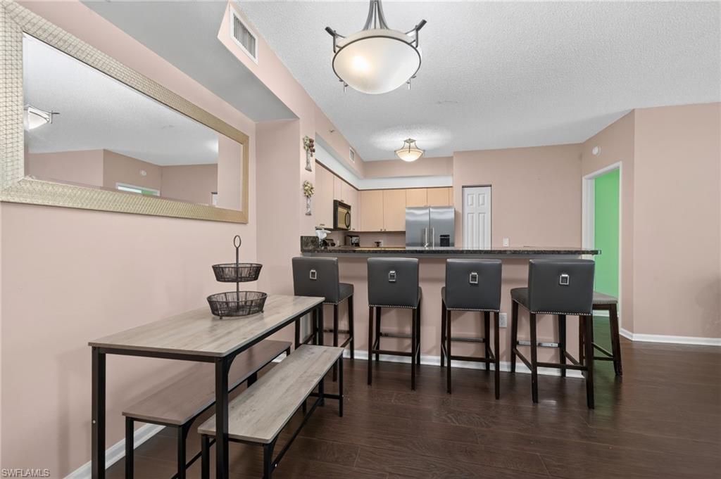 1105 Reserve CT 206
