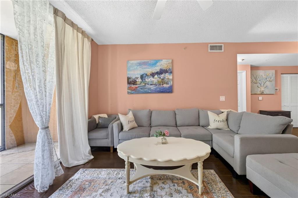 1105 Reserve CT 206 photo 9