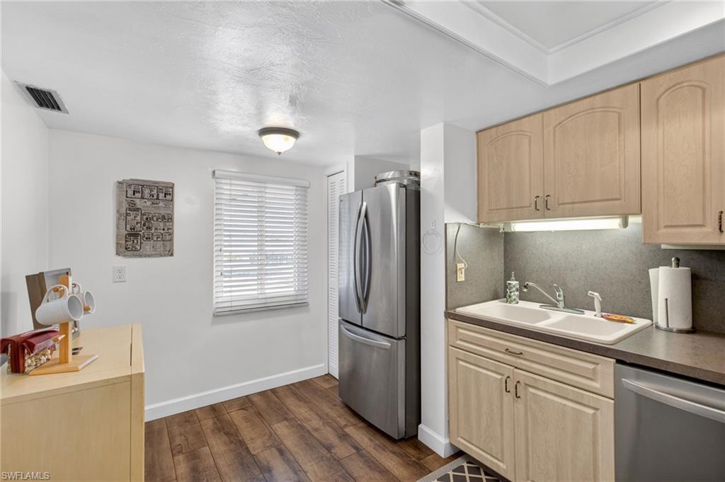 2244 Winkler AVE 301 photo 13