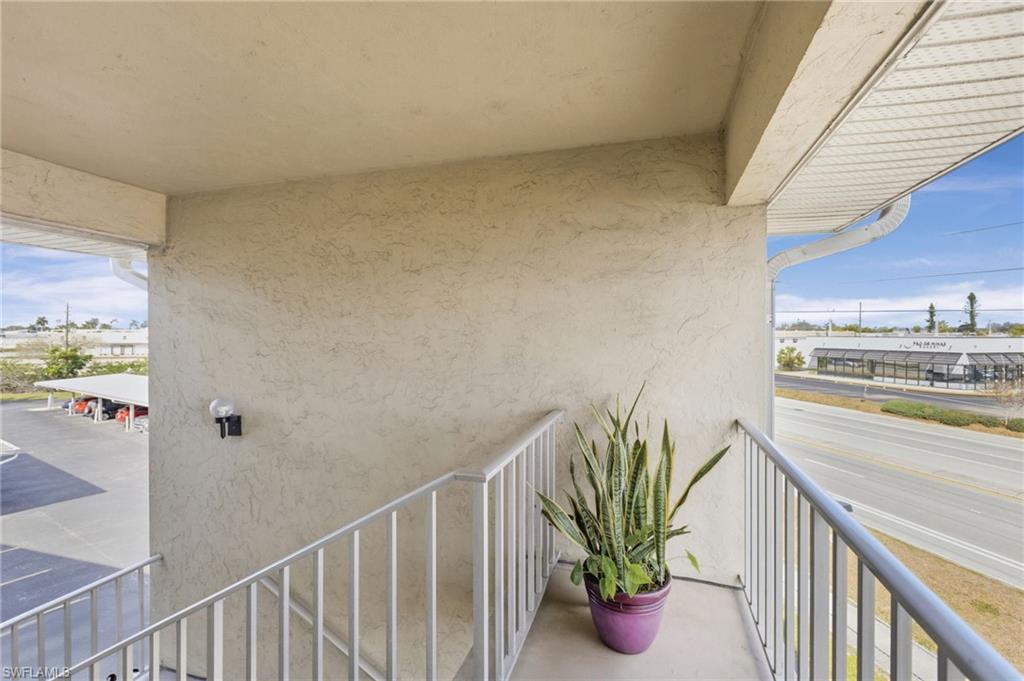 2244 Winkler AVE 301