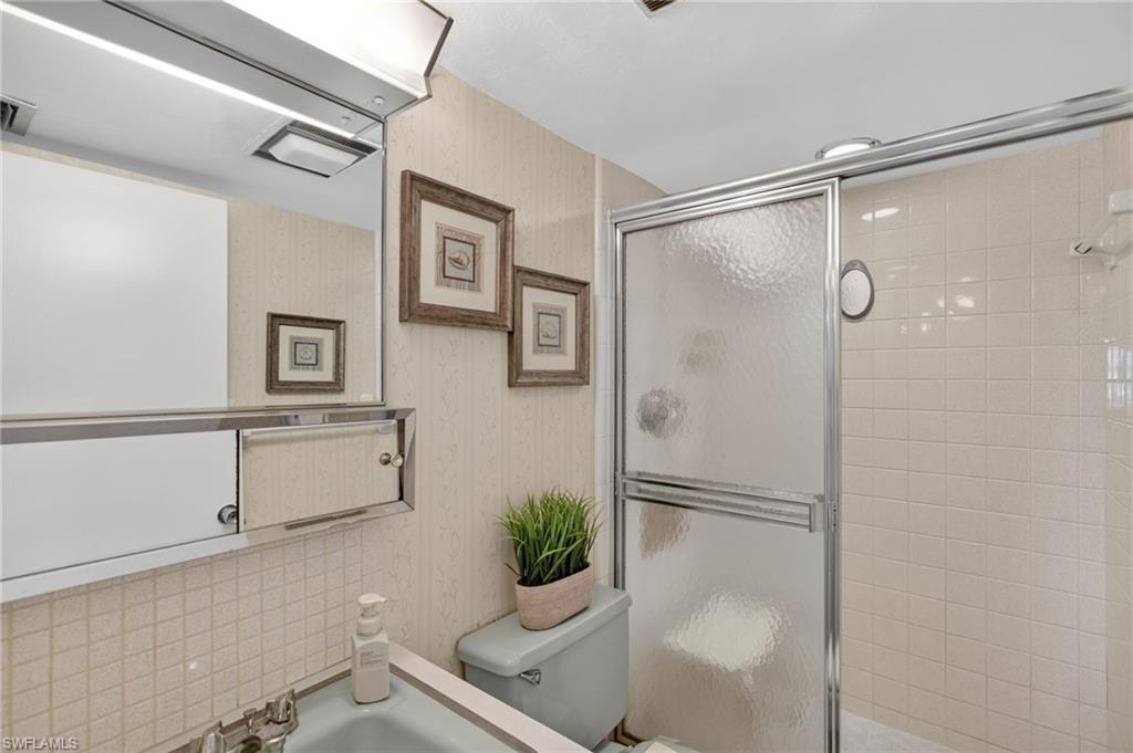 2244 Winkler AVE 301 photo 31