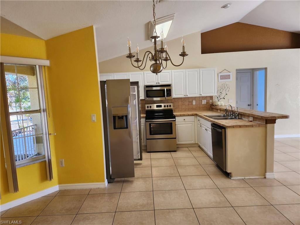 Kitchen & Breakfast Bar