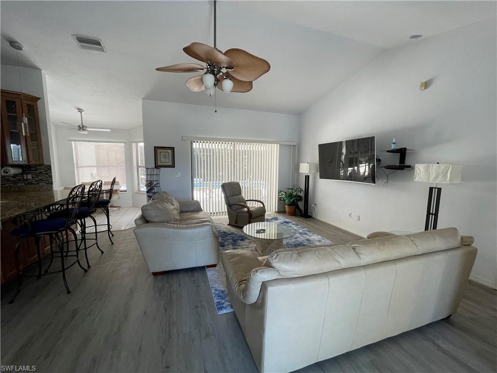 130 SE 44th ST