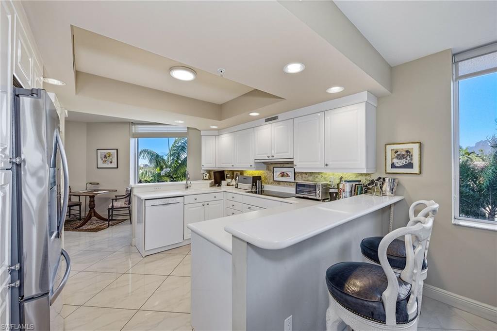 7225 Pelican Bay BLVD 305 photo 9