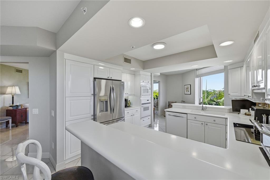 7225 Pelican Bay BLVD 305 photo 10