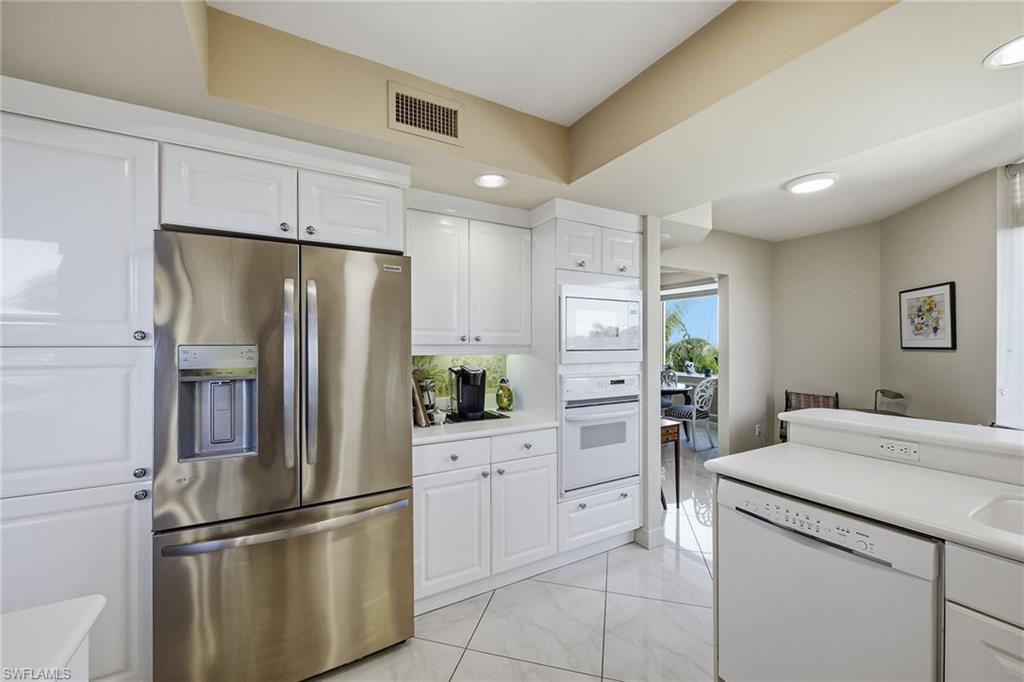 7225 Pelican Bay BLVD 305 photo 11