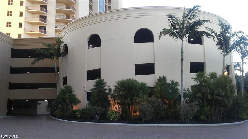 Parking garage