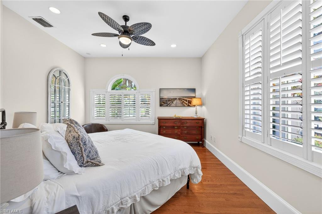2878 Valencia WAY photo 28