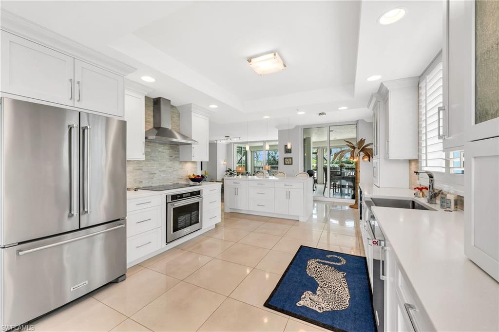 455 Cove Tower DR 304 photo 6