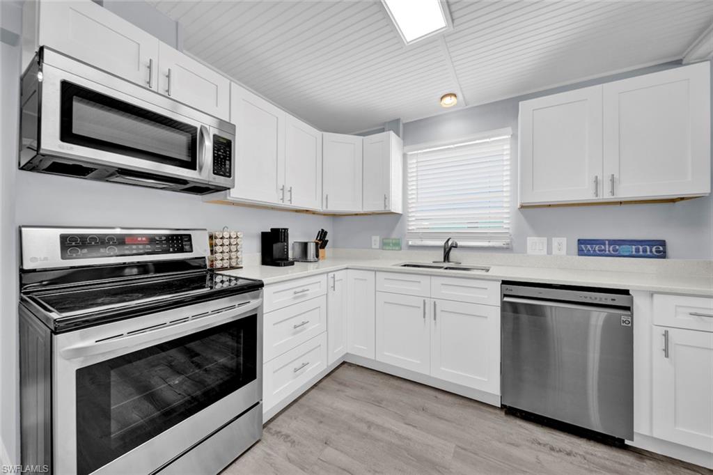 16890 Banyon DR photo 9