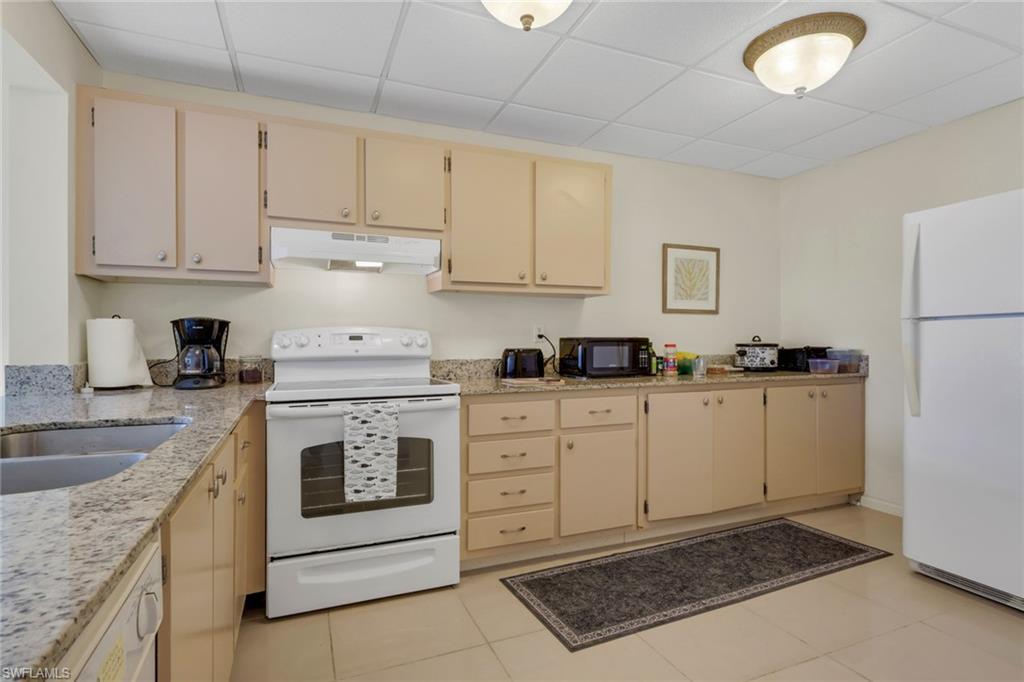 1057 Forest Lakes DR 1208 photo 7