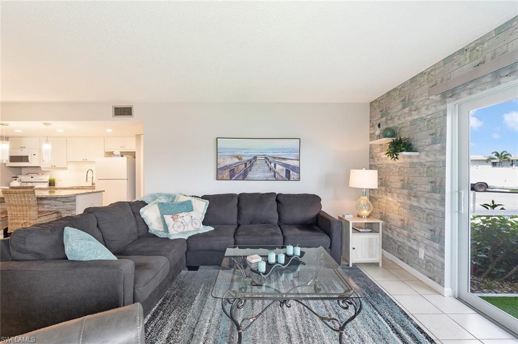 240 Palm DR 48-1 photo 16