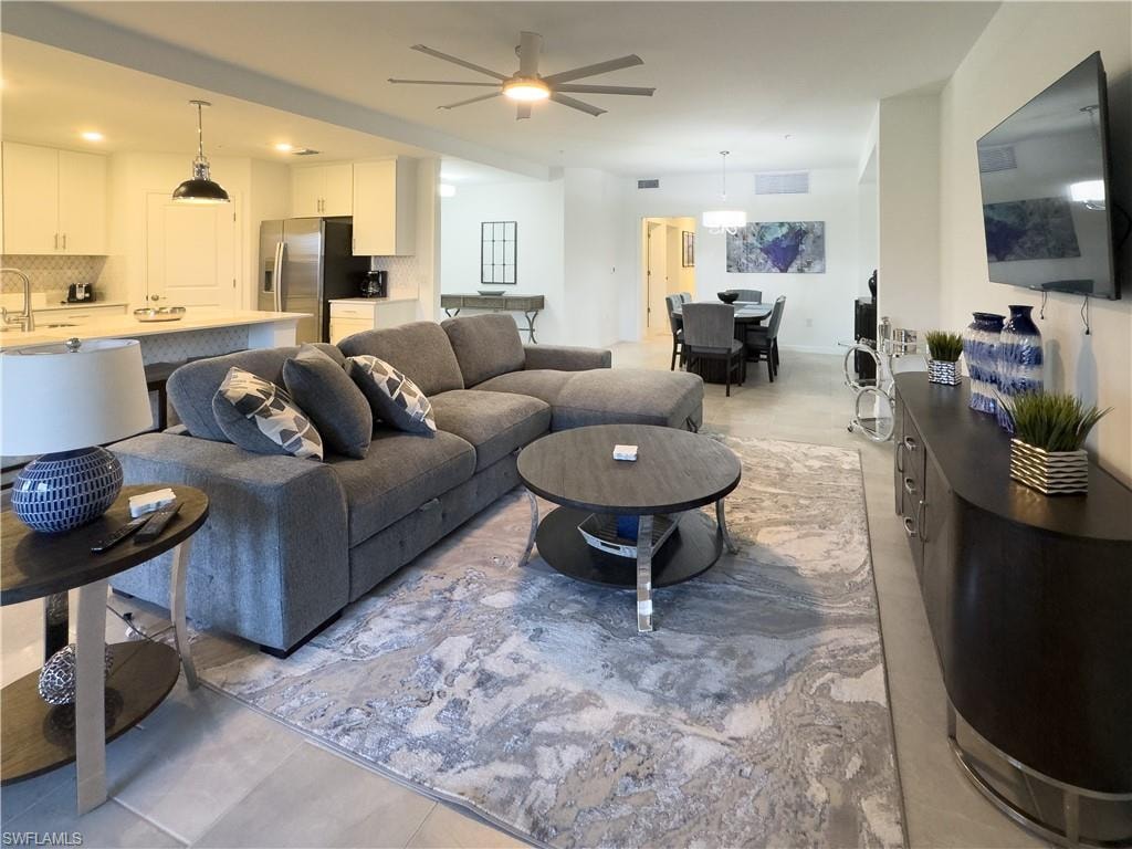 5704 Melbourne CT 6712