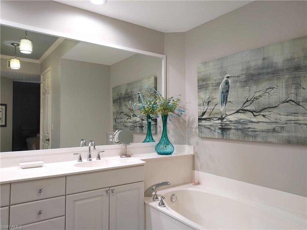 Master Bath (3)