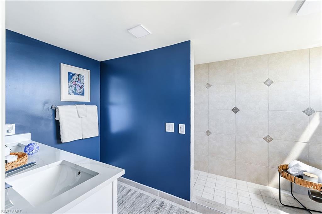 Den/Full bath with Walk-In Shower