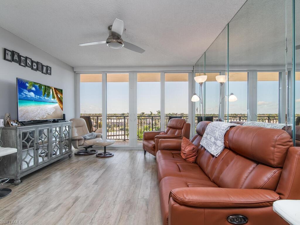 180 Seaview CT 612 photo 6