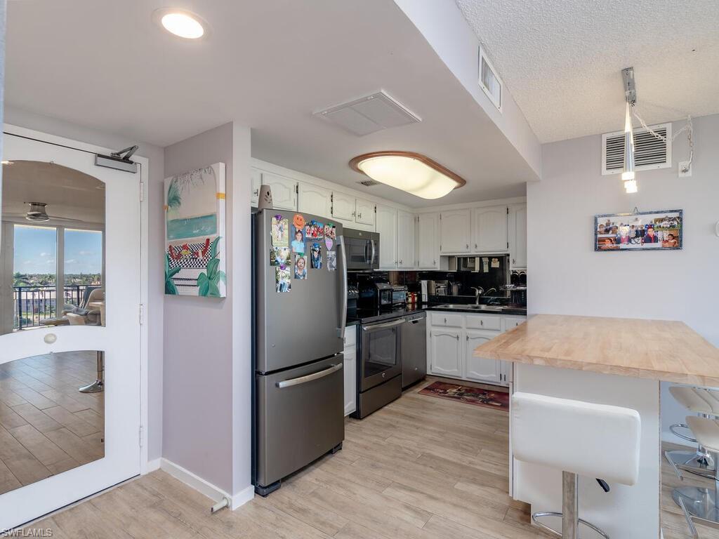 180 Seaview CT 612
