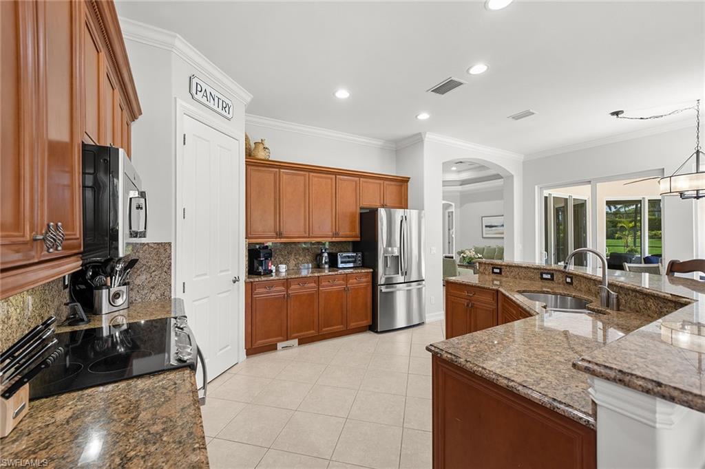 7692 Cottesmore DR photo 10