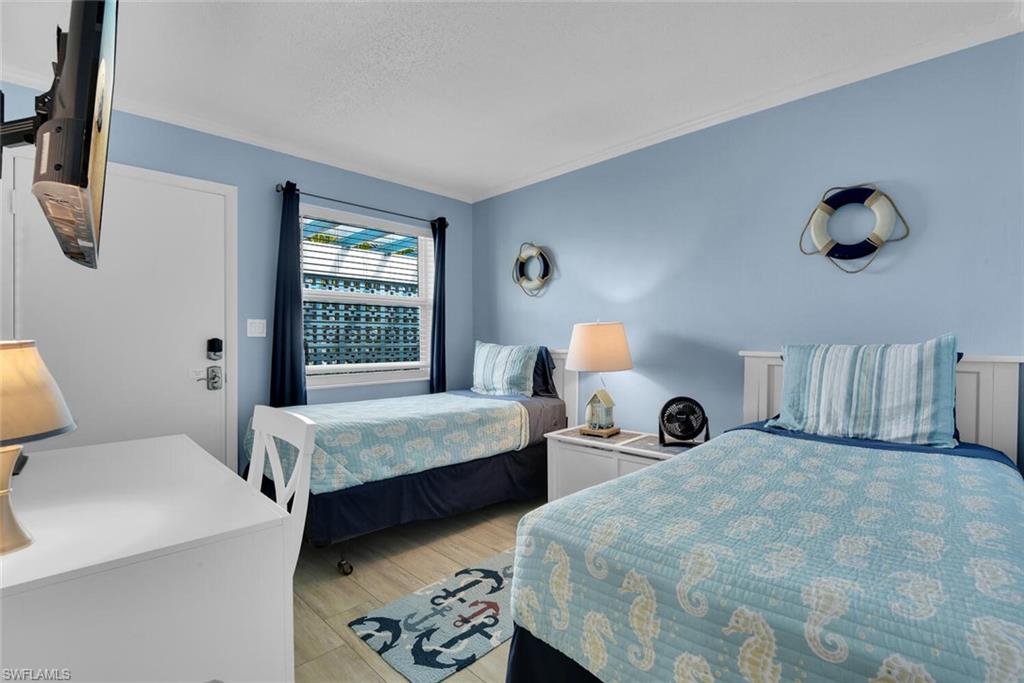 1295 Gulf Shore BLVD S 218 photo 9