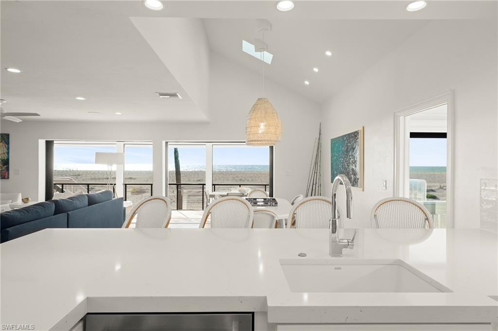 19 Beach Homes photo 11