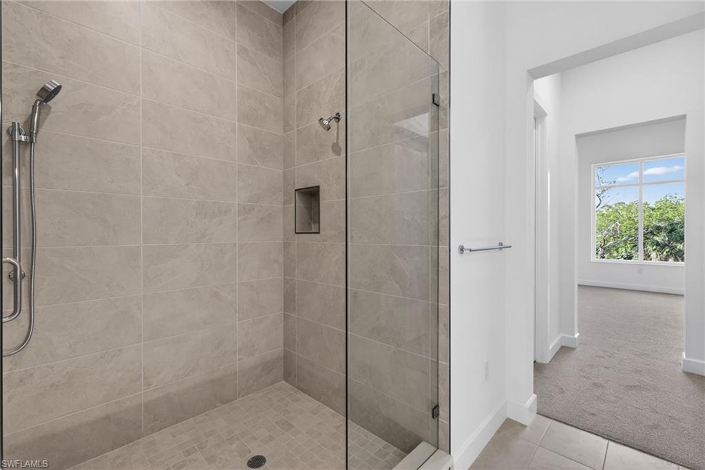 Master bath large tiled shower