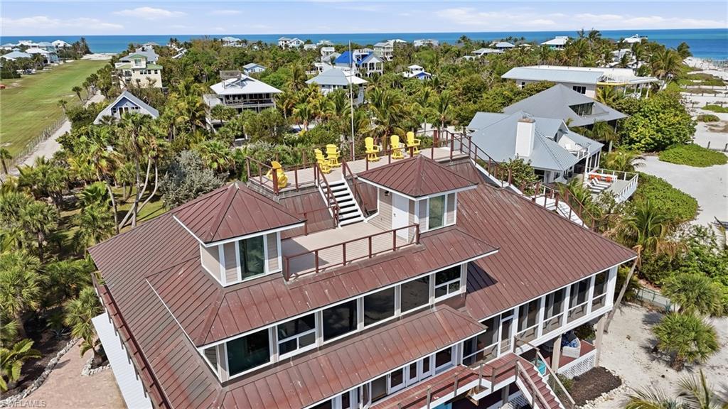 Enjoy the North Captiva lifestyle with waterfront favorites like Mainstay, Mango’s Bar & Grill, and Over the Waterfront, along with private club amenities such as pools, tennis, and island services available to members and registered guests.