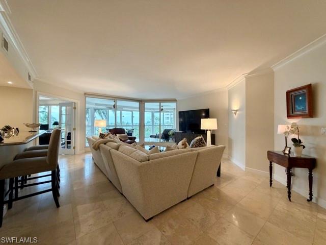 4021 Gulf Shore BLVD N 202